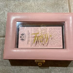 Juicy couture Domino’s